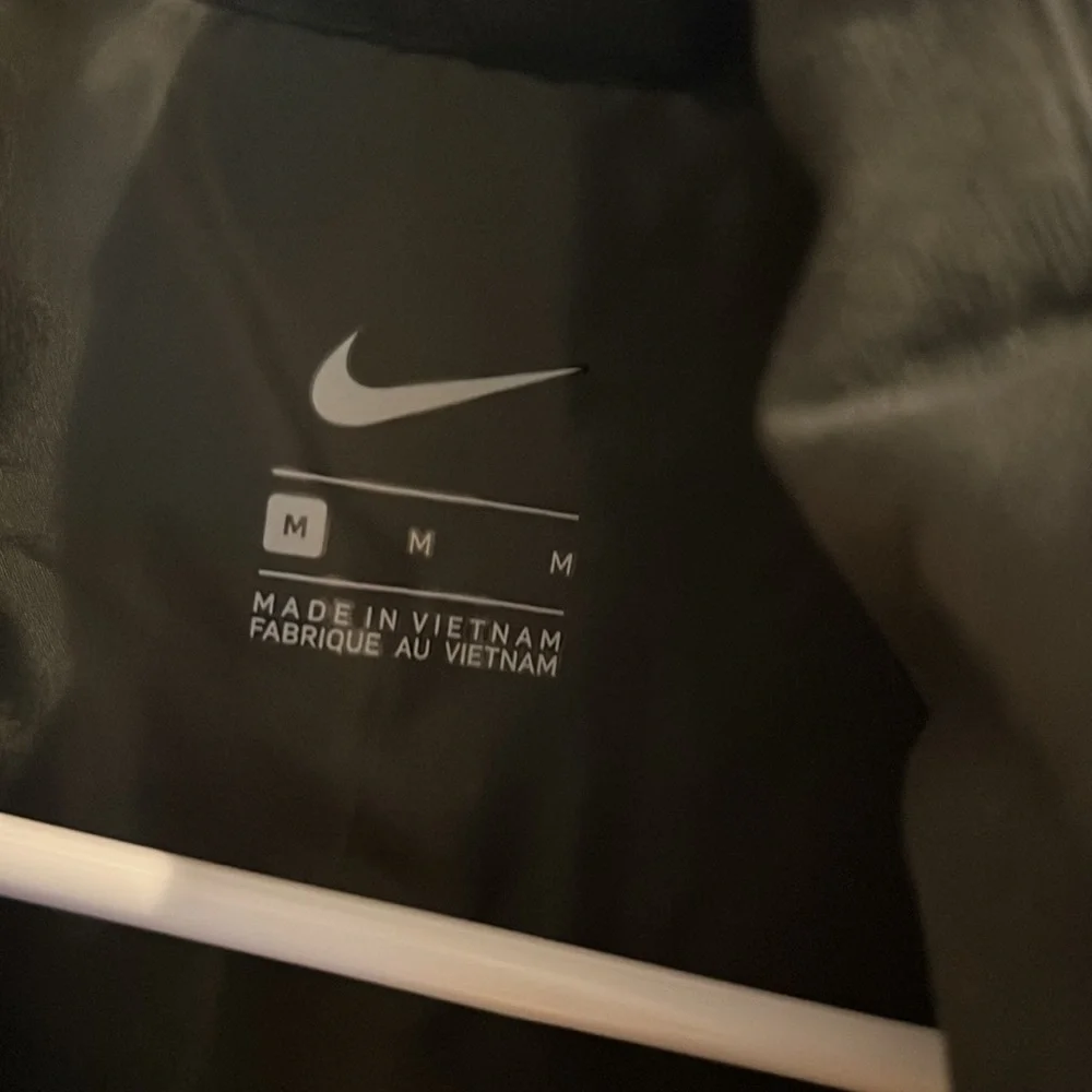 Nike best jacket - Picture 3 of 4